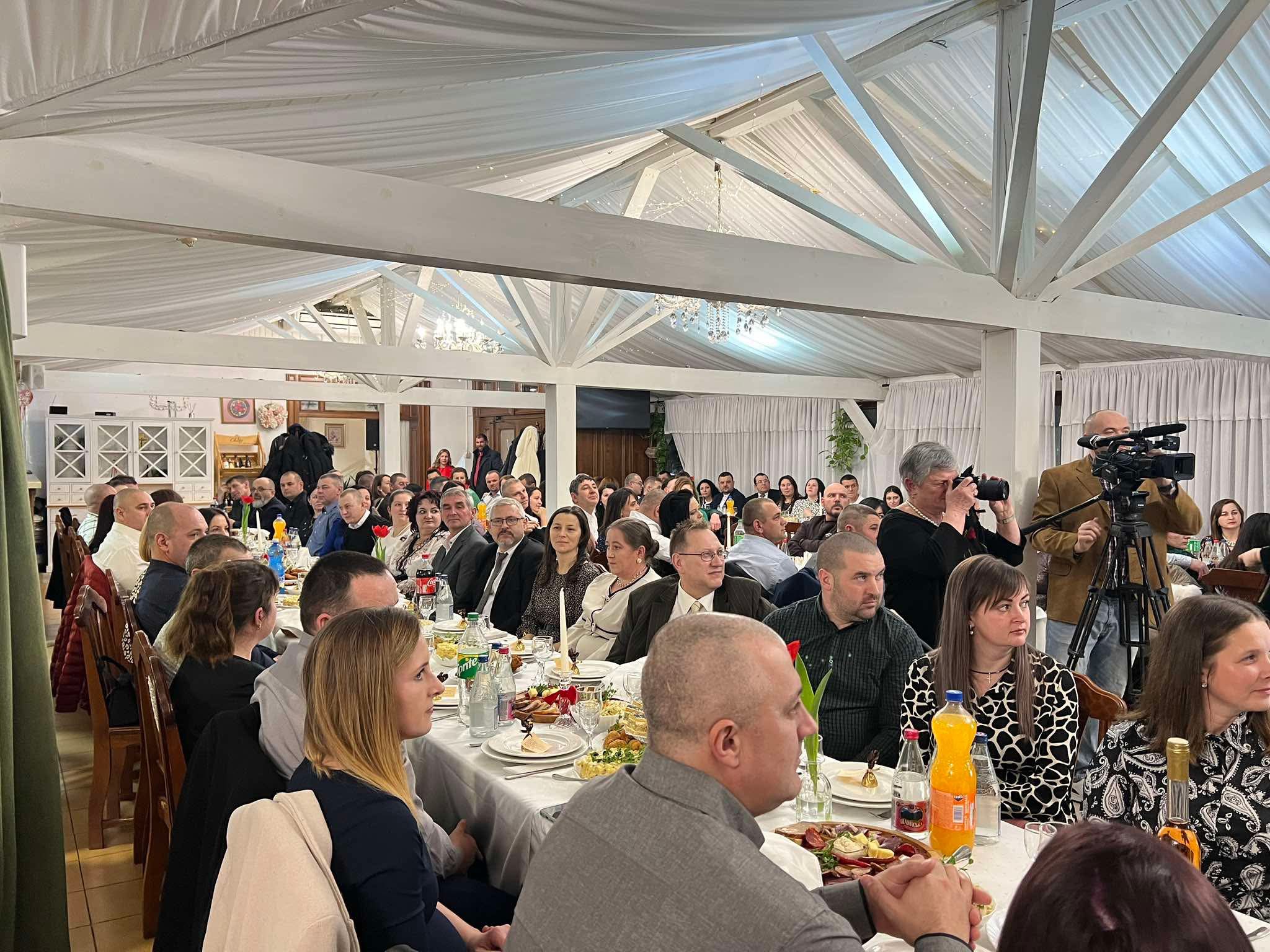 Házaspárok vacsorája a KMNE szervezésében