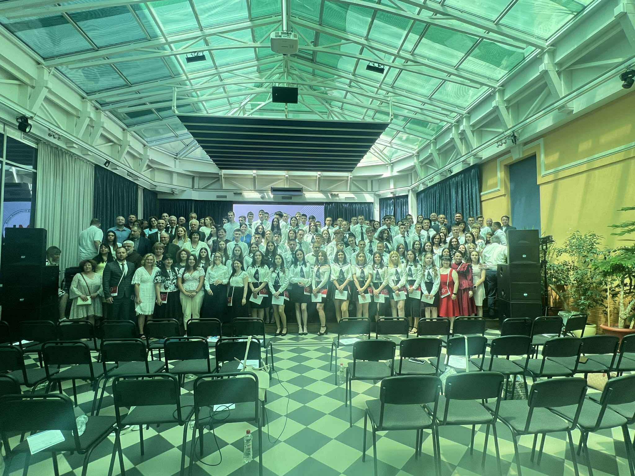 Kiemelkedő pillanat a kárpátaljai magyar oktatásban: első érettségizők a KML-ben