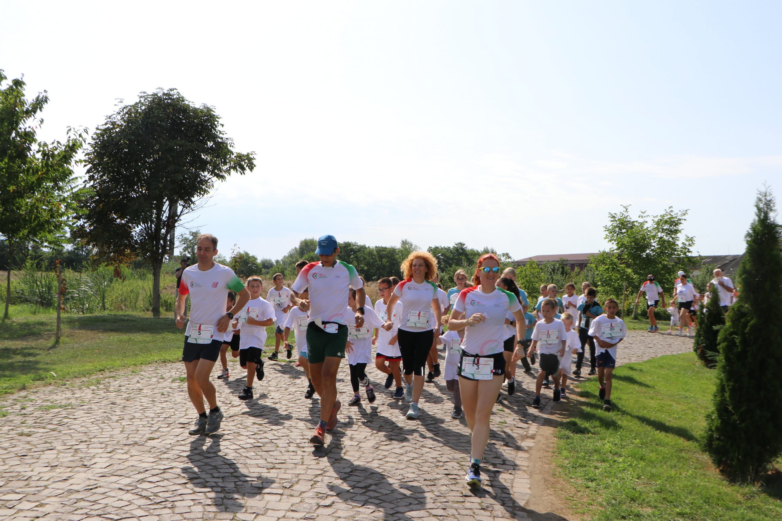 Potápi Árpád-emlékkör és rendhagyó jótékonysági futás a nagydobronyi Irgalmas Samaritánus Református Gyermekotthon udvarán