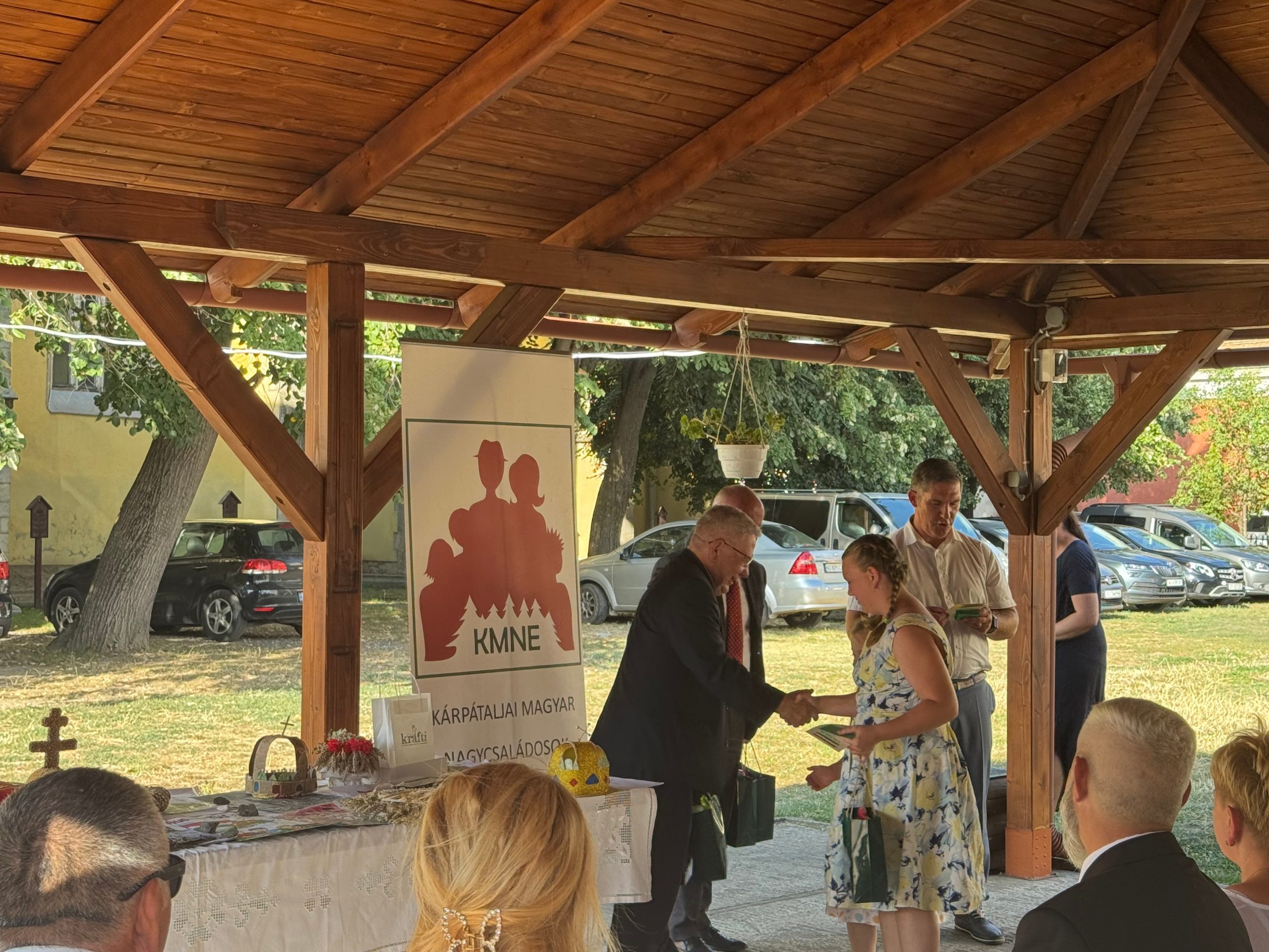 Átadták a KMNE alkotói pályázatának díjait