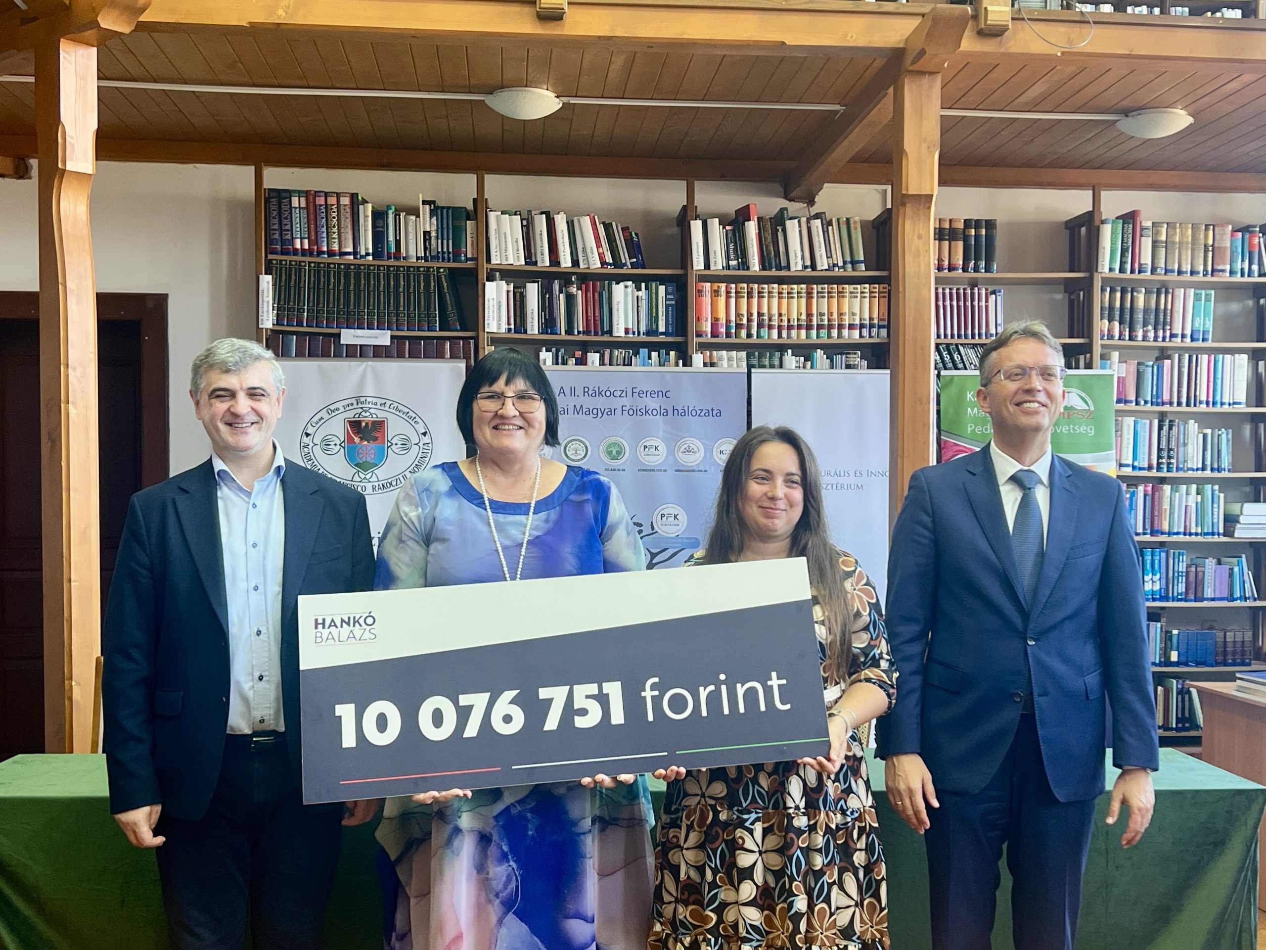 Több mint 10 millió forint gyűlt össze a kárpátaljai magyar oktatás javára