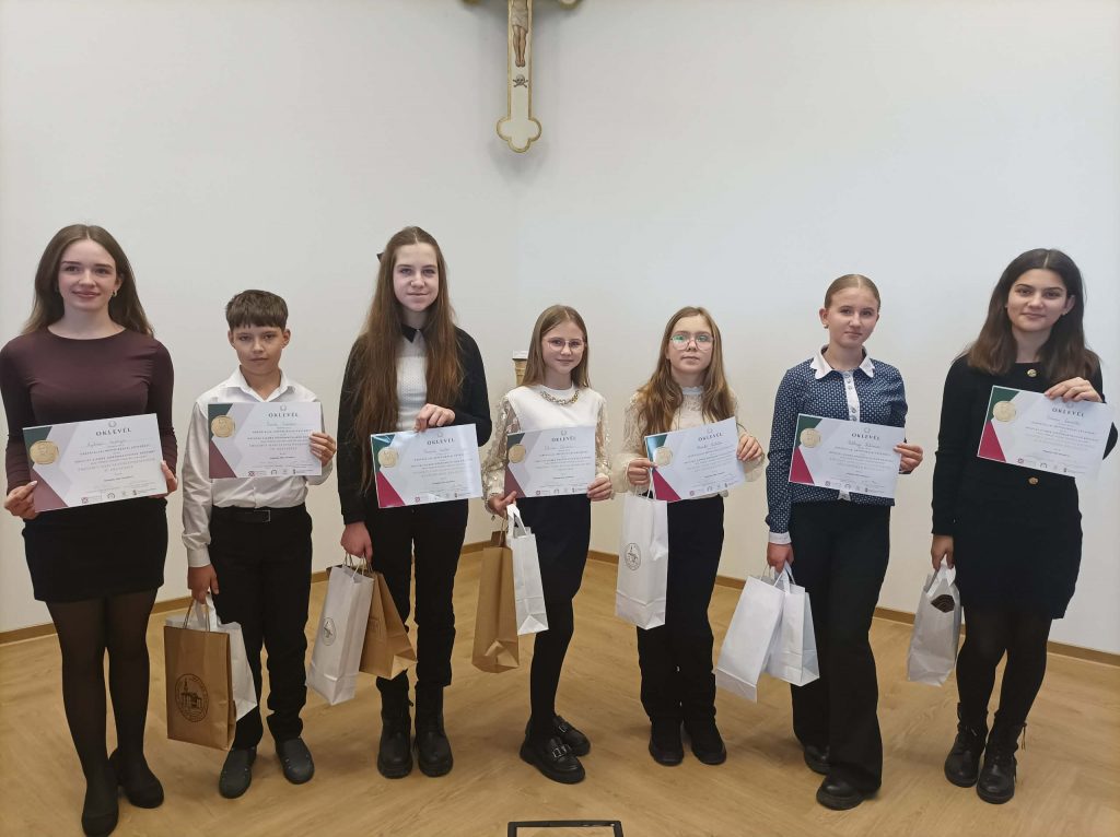 У Берегові з нагоди Дня Єлизавети провели конкурс декламаторів