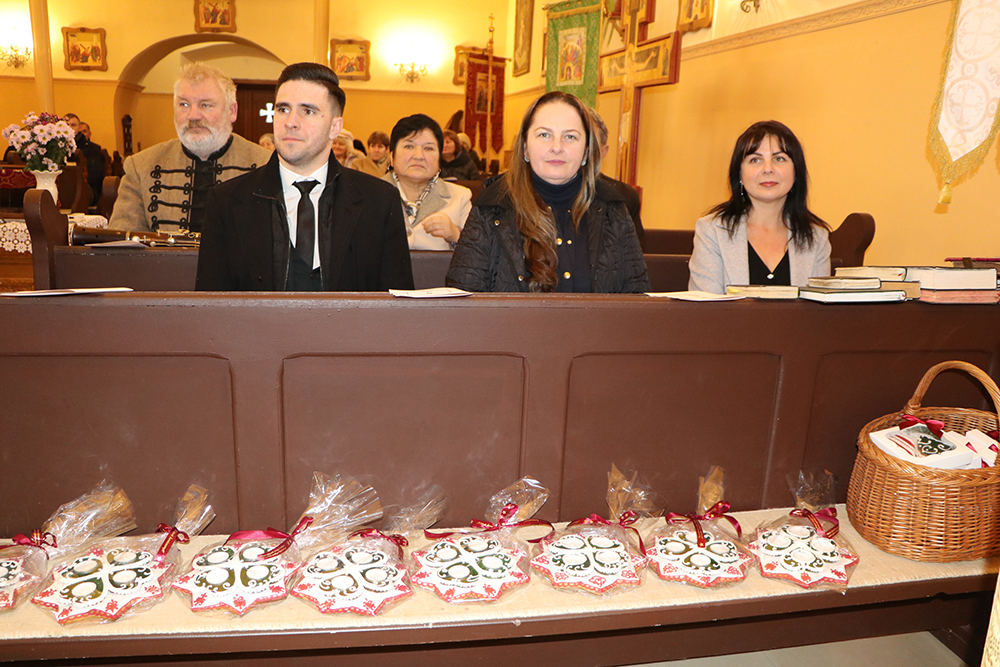 До пошкодженої греко-католицької церкви в Паладь-Комарівцях надійшла допомога з Угорщини