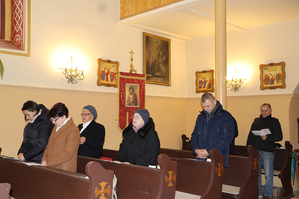 До пошкодженої греко-католицької церкви в Паладь-Комарівцях надійшла допомога з Угорщини