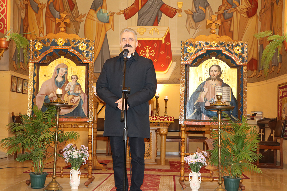 До пошкодженої греко-католицької церкви в Паладь-Комарівцях надійшла допомога з Угорщини