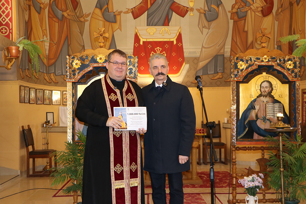 До пошкодженої греко-католицької церкви в Паладь-Комарівцях надійшла допомога з Угорщини