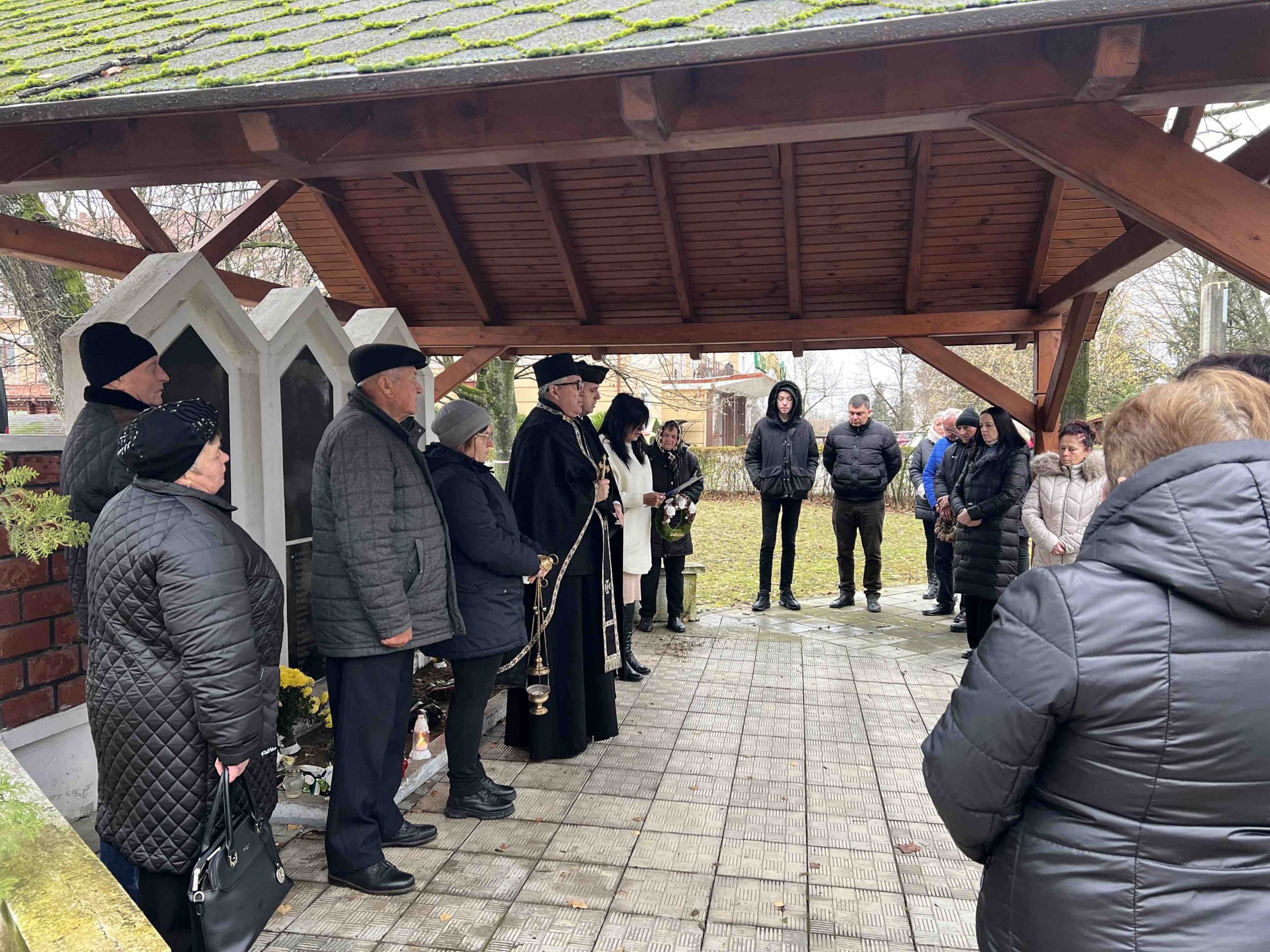 У селі Яноші вшанували пам’ять жертв «маленьких робіт»