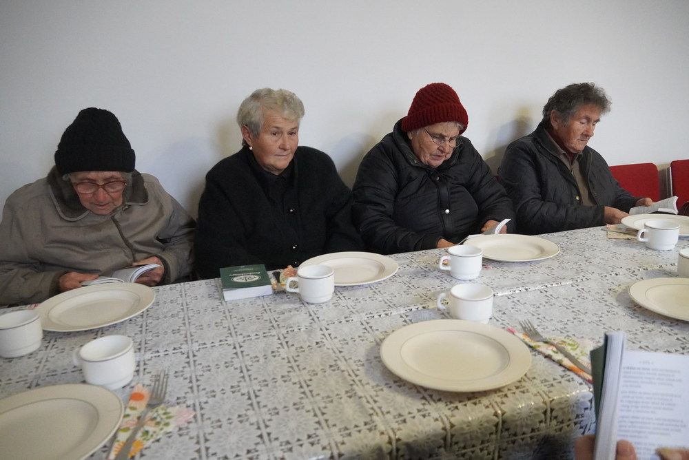 У Саловці за підтримки БФ «Доркас» відбулося заняття з рукоділля