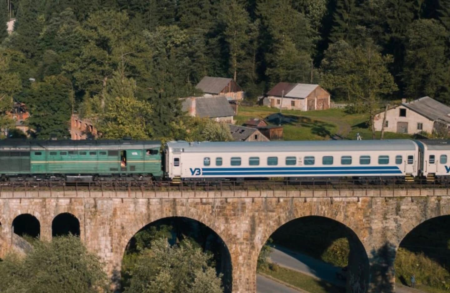 277526